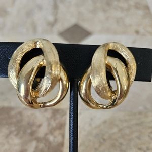 Napier Double Loop Earrings Screwback Clip Brushed Polished Signed Jewelry VTG